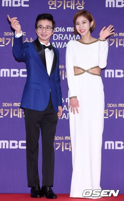실시간 mbc 연기대상 레드카펫 김국진 유이 | 인스티즈