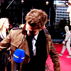 매번 사진 찍힐때마다 키스 사진 있는 커플 (부들주의) | 인스티즈