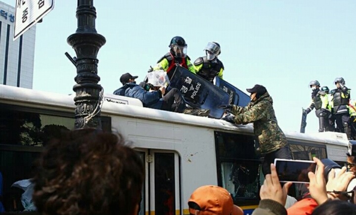 친박극우단체 만행.feat 방화 | 인스티즈