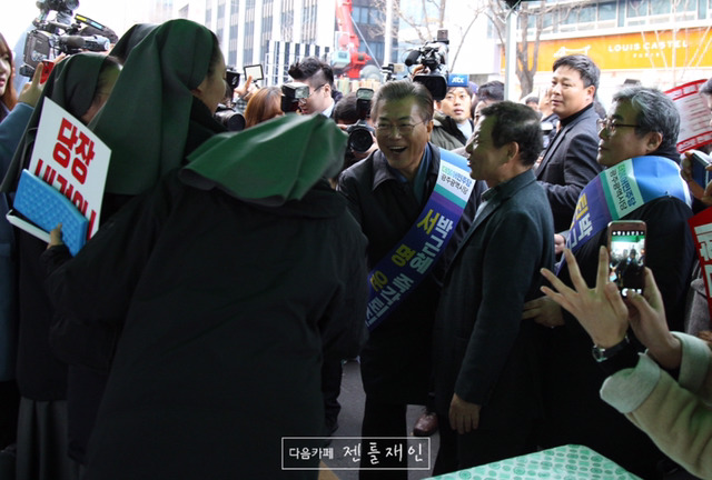 오늘자 문재인 광주.JPG | 인스티즈