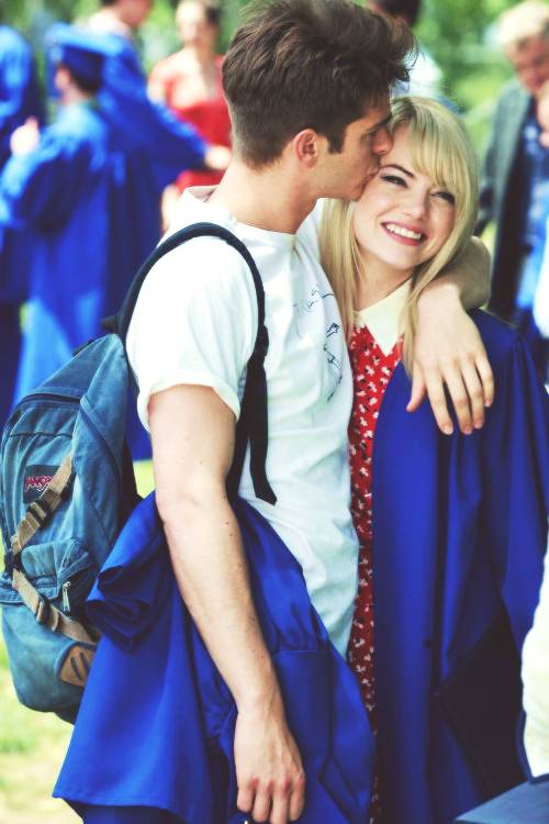 매번 사진 찍힐때마다 키스 사진 있는 커플 (부들주의) | 인스티즈