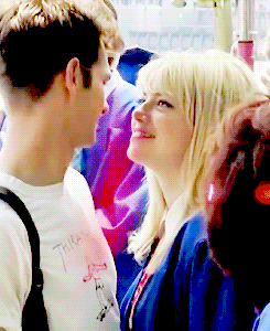 매번 사진 찍힐때마다 키스 사진 있는 커플 (부들주의) | 인스티즈