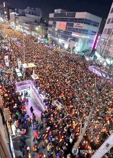 오늘자 문재인 광주.JPG | 인스티즈