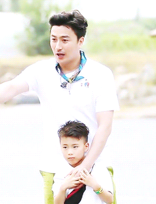 [아빠어디가] 모성본능 자극하는ㅠㅠㅠ 아빠 손 덕후 리환이 | 인스티즈