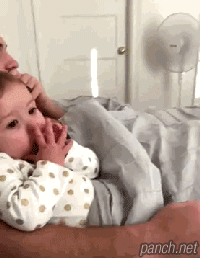 질투심 많은 아기.gif | 인스티즈