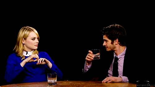 매번 사진 찍힐때마다 키스 사진 있는 커플 (부들주의) | 인스티즈