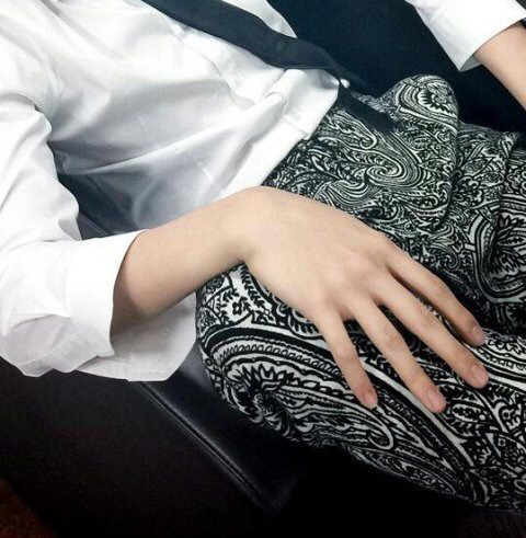 예쁘다고 유명한 남자아이돌의 손 +추가 | 인스티즈