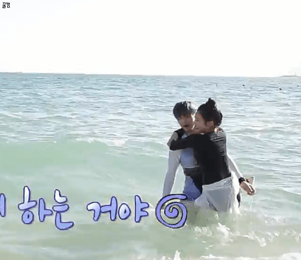 육성재 안절부절.gif | 인스티즈