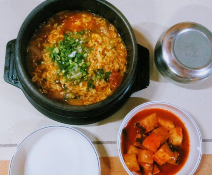 아직도 챙겨주는 사람은 없지만 알아서 잘챙겨먹는 쑥남 | 인스티즈