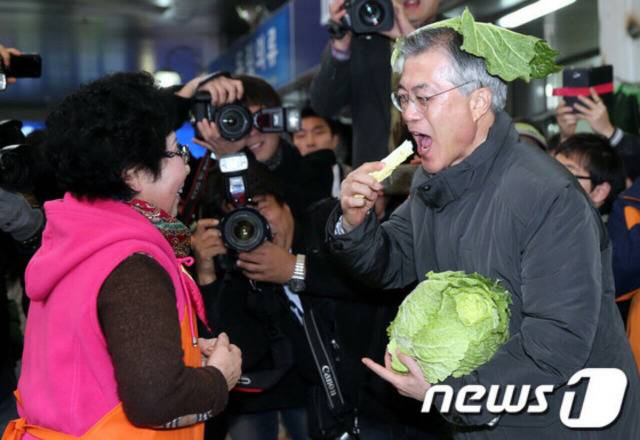 머리위에 뭘 얹기만 하면 짱덕터지는 이니.jpgif | 인스티즈