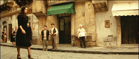 와 여자 지나간다.GIF | 인스티즈