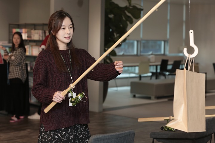 직원들 선물도 뽑기로 주는 N모 회사 | 인스티즈