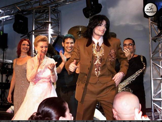 자신의 전속 디자이너가 되어 달라고 했던 연예인 | 인스티즈