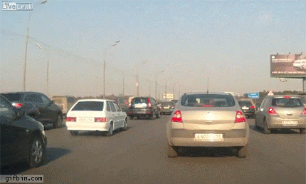 도로 주행 중 터짐.gif | 인스티즈