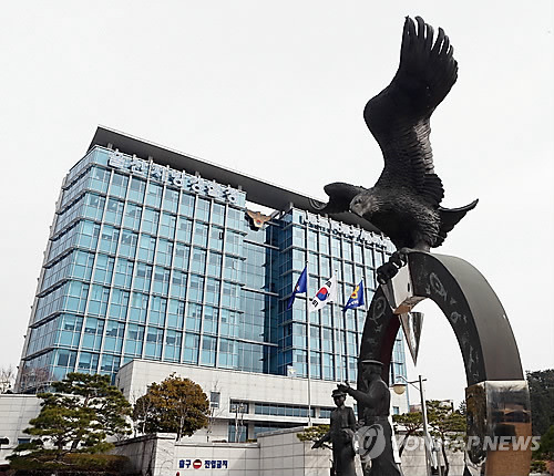 발레 공연 어린이들 치마 속 촬영 현직 교장 입건 | 인스티즈