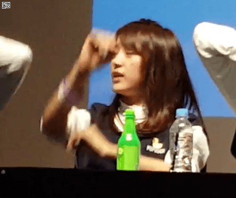 배트맨 못 하는 김세정.gif | 인스티즈