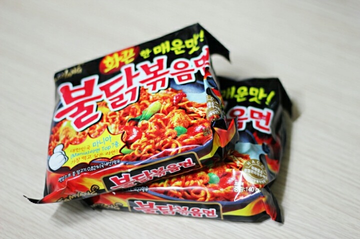 불닭볶음면 물없이 2개 먹기 (본인은) 가능하다 vs 불가능하다 | 인스티즈