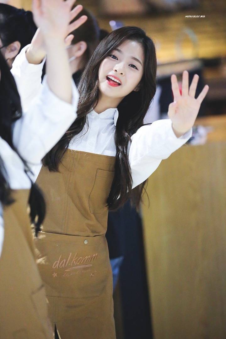 까페 알바생 이 정도 비쥬얼이면 | 인스티즈