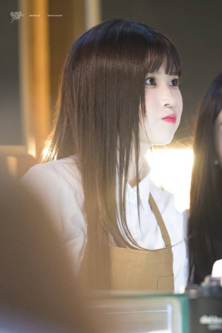 까페 알바생 이 정도 비쥬얼이면 | 인스티즈