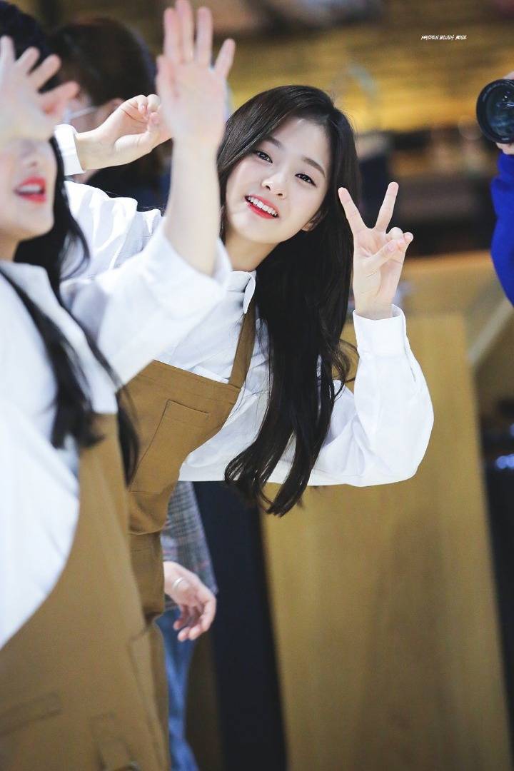 까페 알바생 이 정도 비쥬얼이면 | 인스티즈