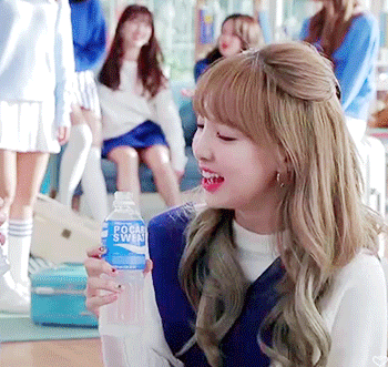 트와이스 맴버들이 포카리 마시는법 | 인스티즈