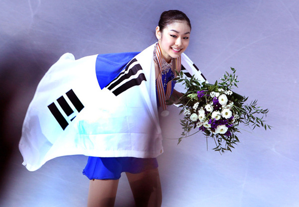 태극기가 잘 어울리는 여자 | 인스티즈