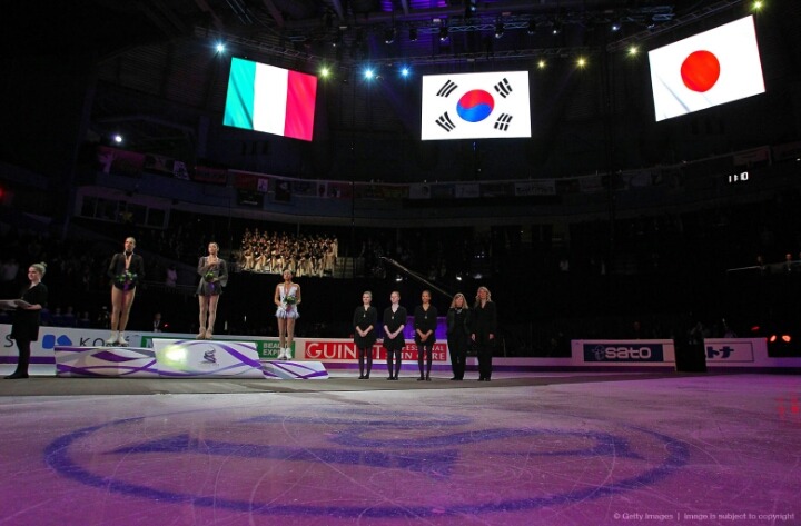 태극기가 잘 어울리는 여자 | 인스티즈
