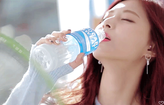 트와이스 맴버들이 포카리 마시는법 | 인스티즈