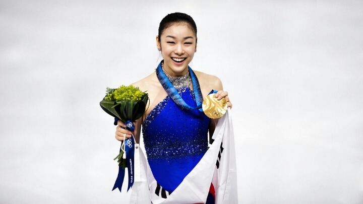 태극기가 잘 어울리는 여자 | 인스티즈