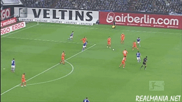 샬케의 레전드 스트라이커.gif | 인스티즈