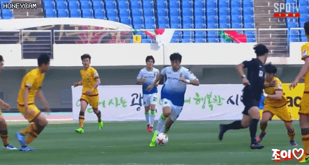 경고 없었는데 누적퇴장 시키는 심판 ㅋㅋㅋㅋㅋㅋㅋ.gif | 인스티즈