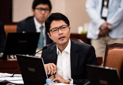 도대체 국회는 뭣땜에 1월을 그냥 날려버리고도 아직까지 싸우고 있는거야? | 인스티즈