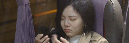 서로 연예인이 되어 동창을 만나는 경우.gif | 인스티즈