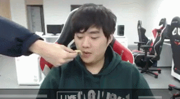 [LOL] 역대 가장 웃기지만 인기 많은 롤챔스 후원 | 인스티즈