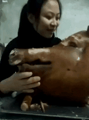 머리고기 먹는 처자 | 인스티즈