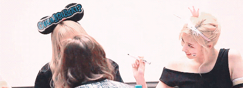 사나 반죽하는 모모.gif | 인스티즈