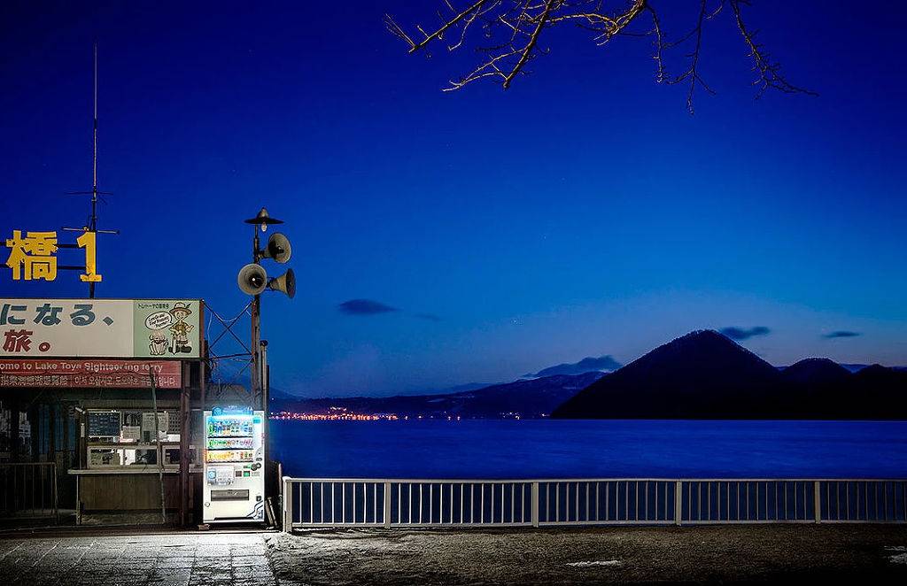 자판기를 촬영하는 사진작가 | 인스티즈