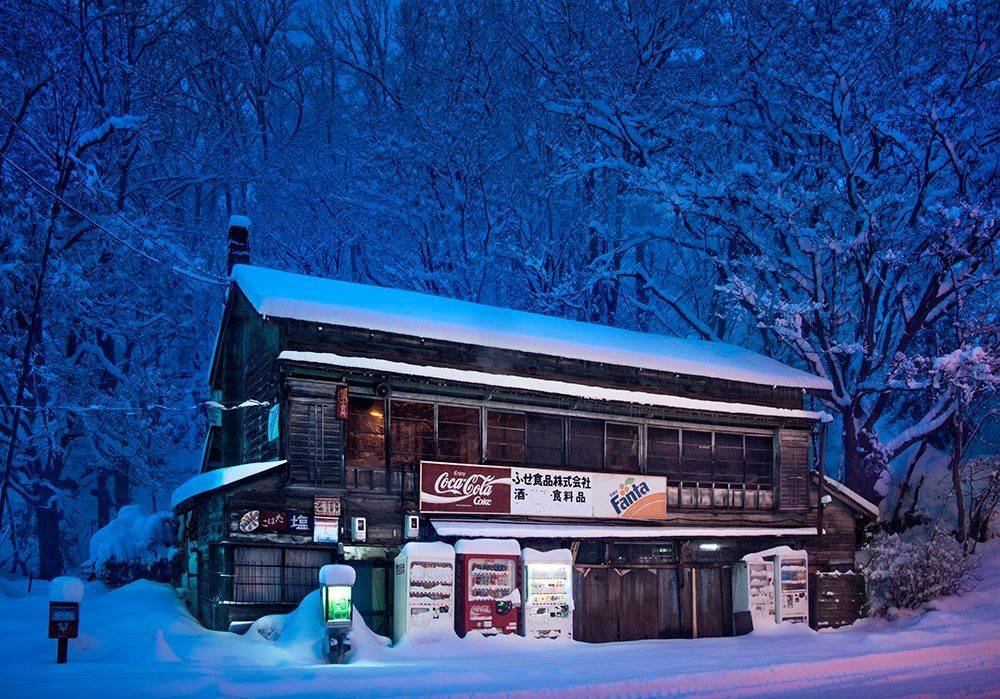 자판기를 촬영하는 사진작가 | 인스티즈
