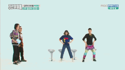 160427 주간아이돌에서 하니와 위아래 춤을 추는 JYP.gif | 인스티즈