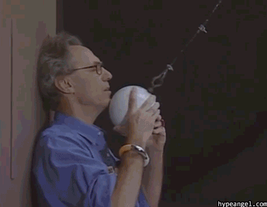 학생들 앞에서 직접 시범을 보이는 물리학과 교수님.gif | 인스티즈