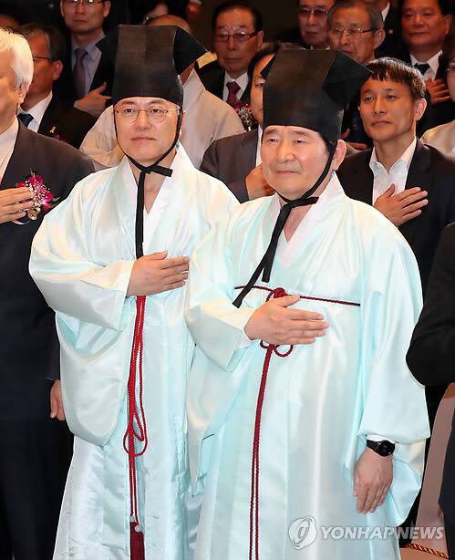 4/13 두루마기 입은 문재인 | 인스티즈