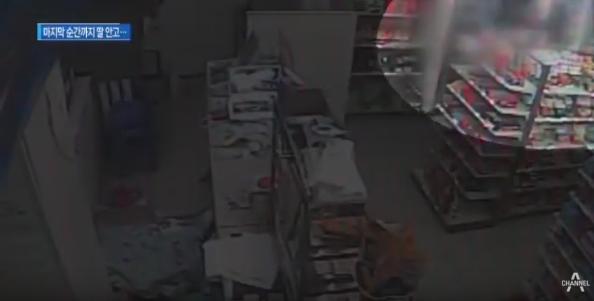 마지막 순간까지 딸을 안고...괴한에 흉기 찔려 숨진 엄마 | 인스티즈