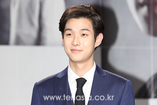 친구들이 나보도 매일 똑같이 생겼다고 하는 연예인.jpg | 인스티즈