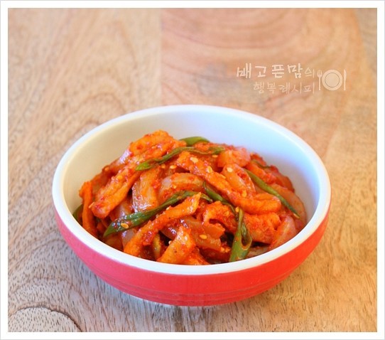 혼자보다 둘이 좋아!! 무말랭이 넣고 만든 오징어젓 | 인스티즈