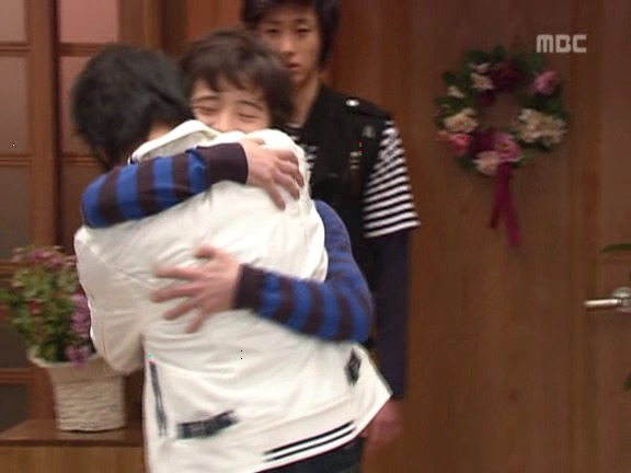 [거침없이하이킥] 범이-민호 잘못된 만남 ㅋㅋㅋㅋㅋㅋㅋㅋ.jpg | 인스티즈