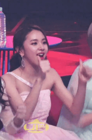 [트와이스] 어제자 가요대제전 엄지척 움짤 | 인스티즈