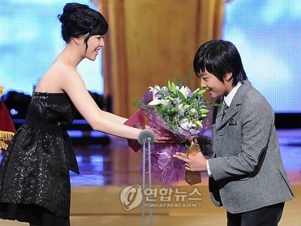 여진구-김소현으로 보는 아이들의 무서운 성장속도.. | 인스티즈