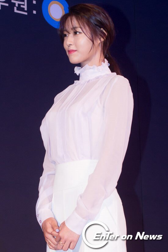 오늘자 설현 | 인스티즈