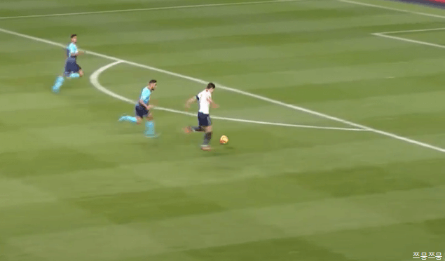 손흥민 의도치않은 어시.gif | 인스티즈