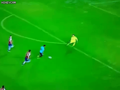 축구 안하고 당구 치는 오늘자 수아레즈 쓰리쿠션 | 인스티즈